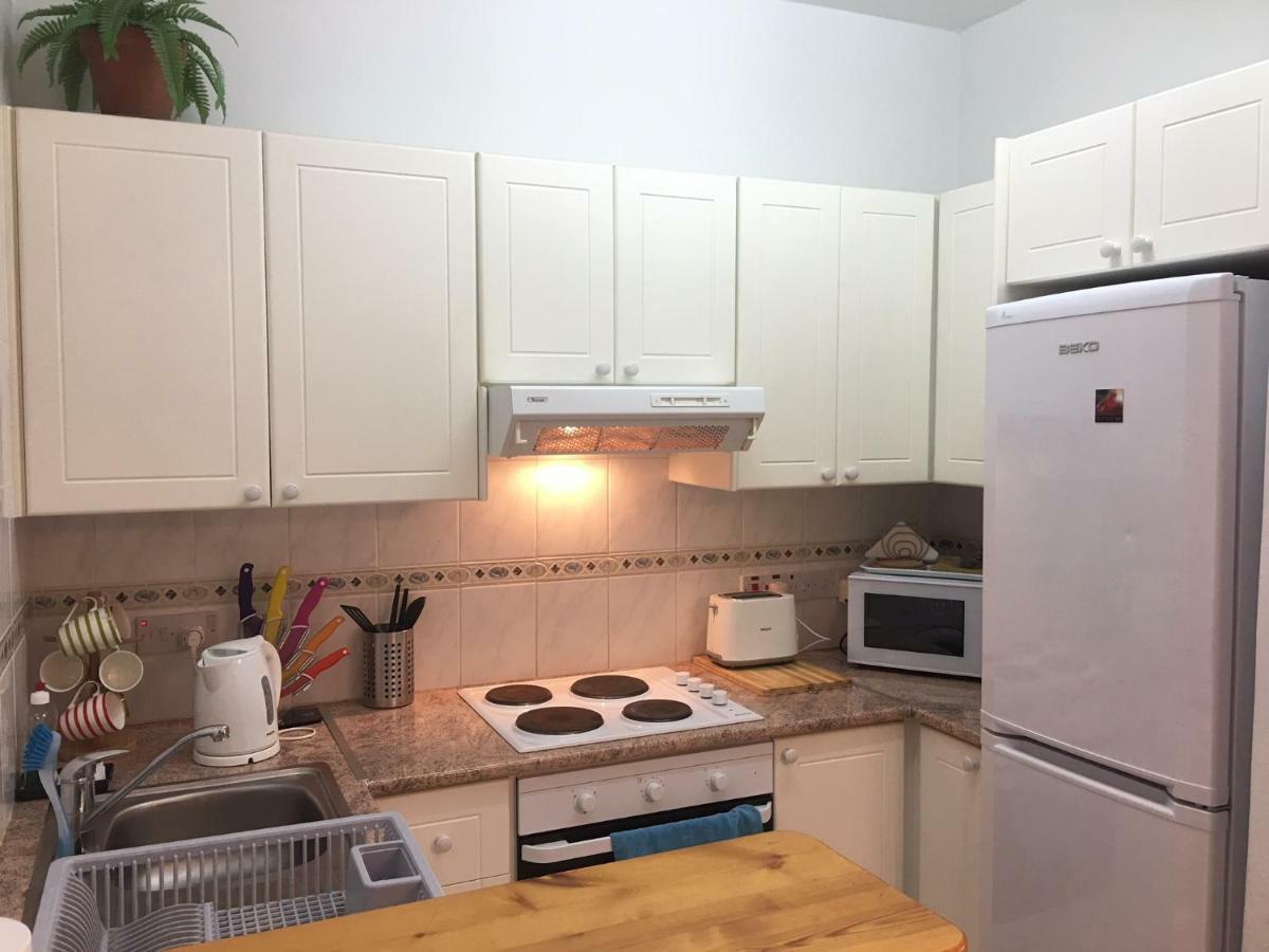 Limnaria Gardens - Modern 1 Bed, Walk To Beach & Shops Paphos Esterno foto