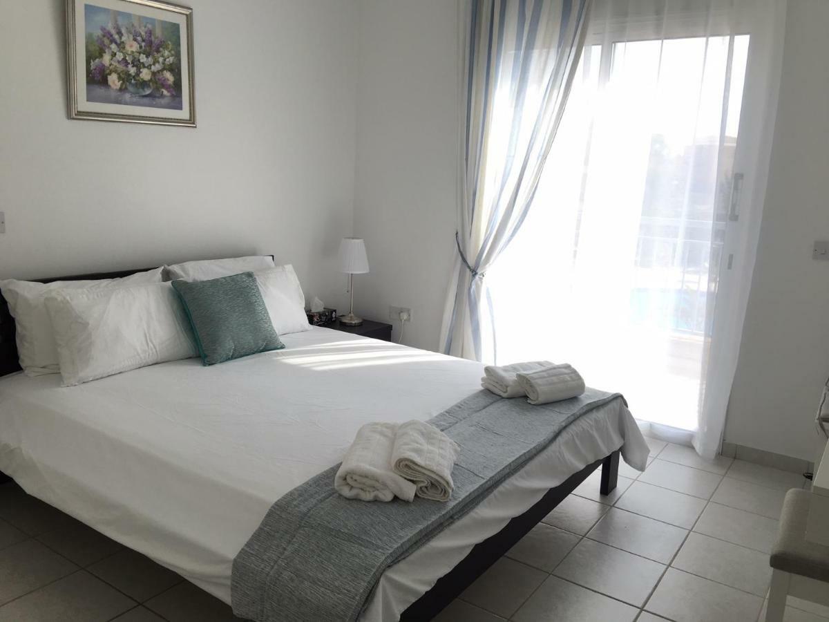 Limnaria Gardens - Modern 1 Bed, Walk To Beach & Shops Paphos Esterno foto