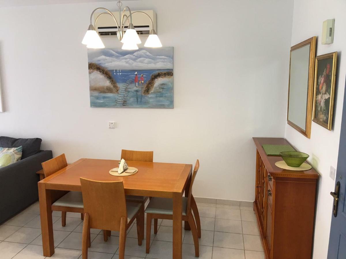 Limnaria Gardens - Modern 1 Bed, Walk To Beach & Shops Paphos Esterno foto